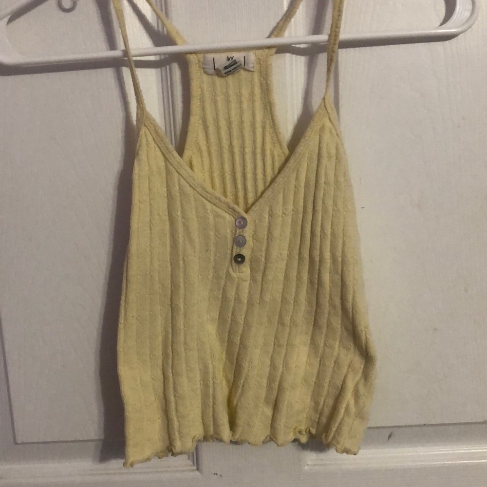 yellow crop top!